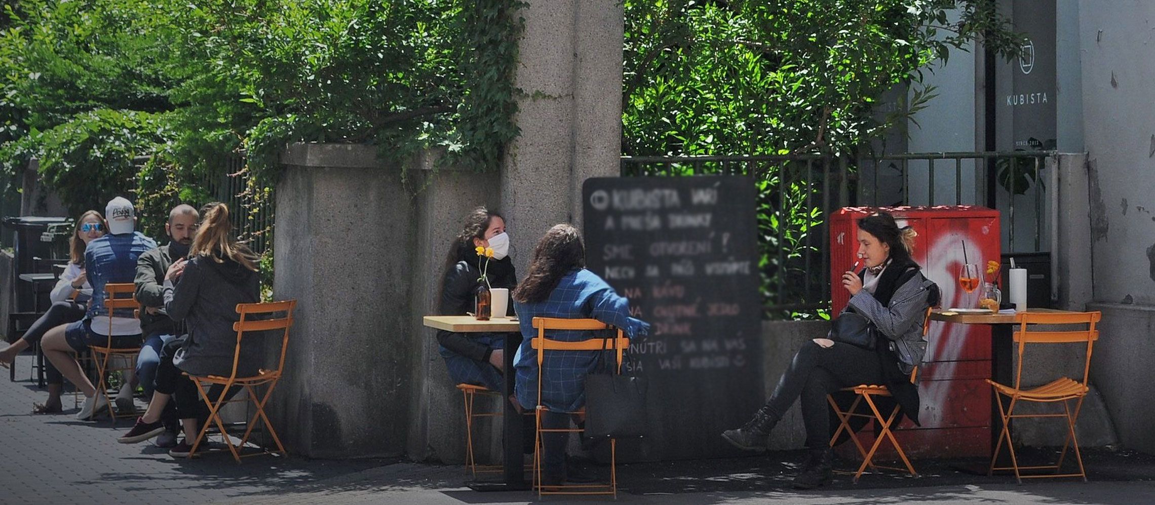 Photo for: What Restaurant, Bars And Pubs Are Doing Differently Than Before Lockdown